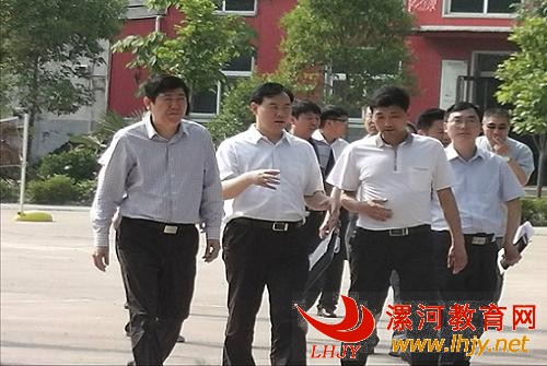 栗社臣视察召陵区姬石镇双语学校教育均衡发展工作-漯河教育云平台